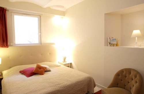 Forcalquier Apartment | Homerez last minute deal - Amazing apartment with shared pool