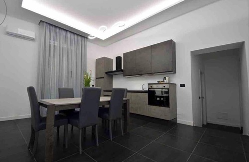 Quartieri Spagnoli Apartment | Homerez - Modern 90m² Apartment in Napoli + Balcony