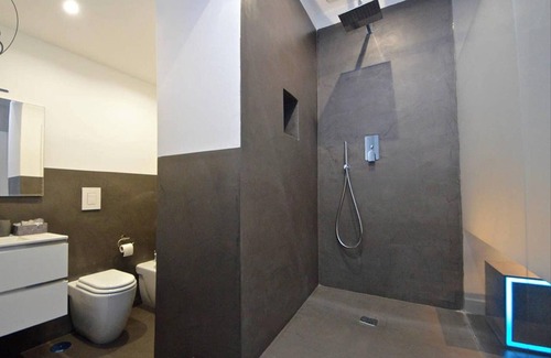 Quartieri Spagnoli Apartment | Homerez - Modern 90m² Apartment in Napoli + Balcony