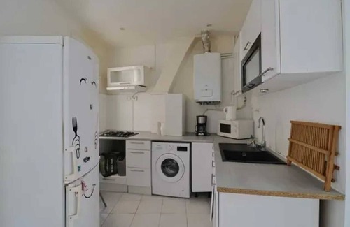 1st Arrondissement Apartment | Homerez - Modern Apartment in Marseille - 53 m² with Double Bedrooms