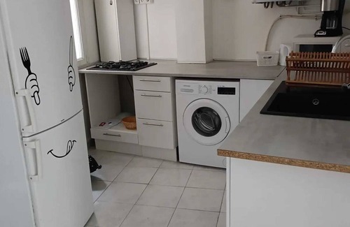 1st Arrondissement Apartment | Homerez - Modern Apartment in Marseille - 53 m² with Double Bedrooms