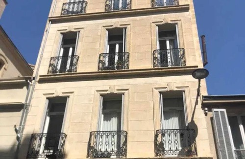 1st Arrondissement Apartment | Homerez - Modern Apartment in Marseille - 53 m² with Double Bedrooms