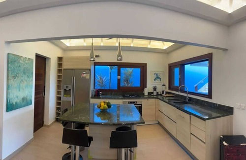 Mont Jean Villa | Homerez - Modern Villa with Pool in Marigot - 100 m²