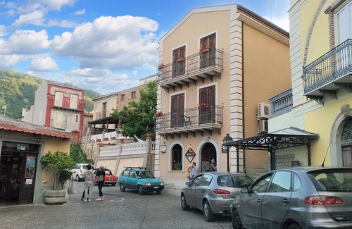 Montagnareale Apartment | Homerez - Mountain-view apartment