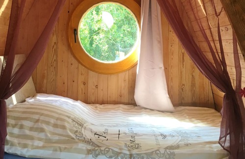 Saint-Pardoux House | Homerez - Nice bungalow for 6 ppl. with shared pool and terrace at Saint-Pardoux