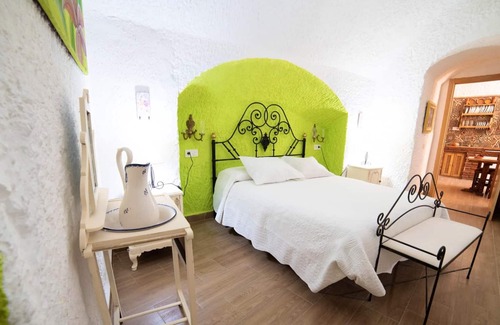 Guadix House | Homerez - Nice house for 6 ppl. with shared pool and terrace at Purullena