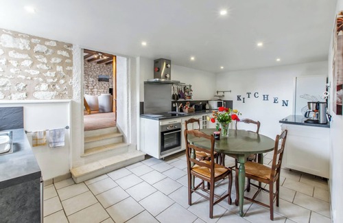 Assay House | Homerez - Spacious House in Assay with Garden and Fireplace