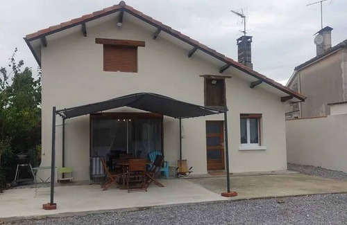 Banos House | Homerez - Spacious house in Banos with fenced garden