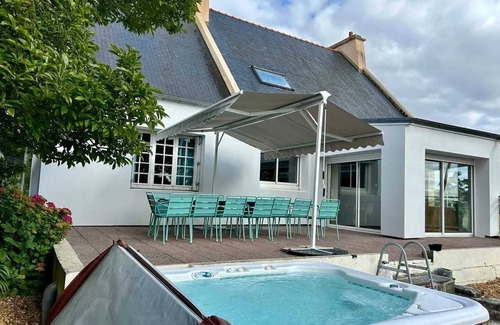 Saint-Hernin Villa | Homerez - Spacious Villa Saint-Hernin with Cosy Spa