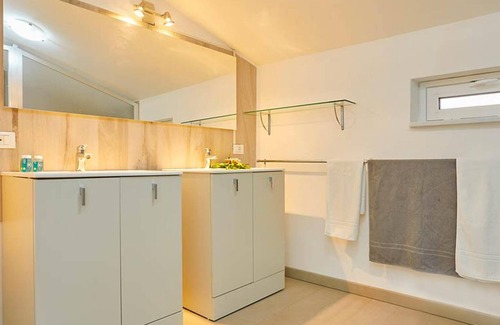 Favara Villa | Homerez - Spacious villa 10 km away from the beach for 6 ppl. with swimming-pool