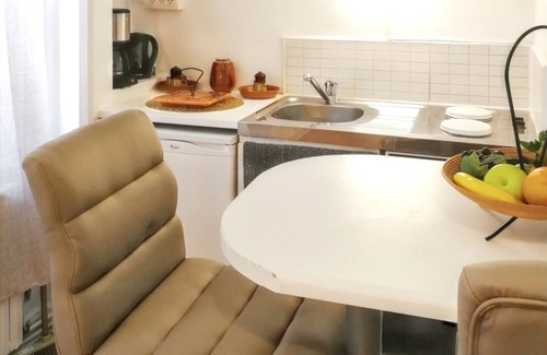 Sainte-Anne - Faubourg Noyon Apartment | Homerez - Studio centre Amiens