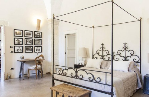 Giuggianello Villa | Homerez - Villa 10 km from the beach for 8 pers. with swimming pool and garden