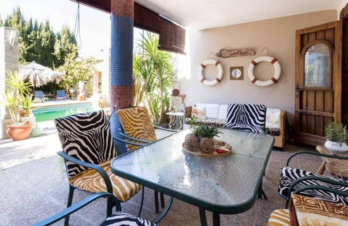 Padul Villa | Homerez - Villa for 12 ppl. with swimming-pool, garden and terrace at Padul