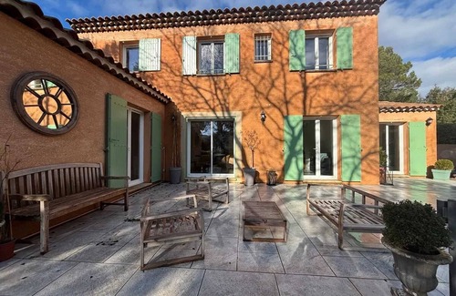 Saint-Siffret Villa | Homerez - Villa in Saint-Siffret