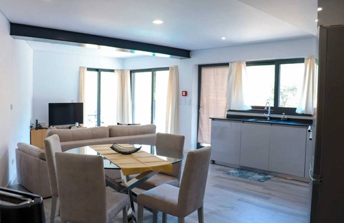 Arouca House | Homerez - Welcoming house with pool in Lomba