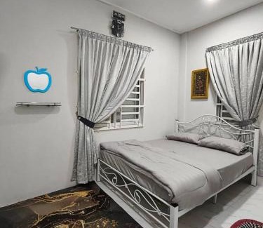 Keladong House | Homestay and roomstay Din 5555