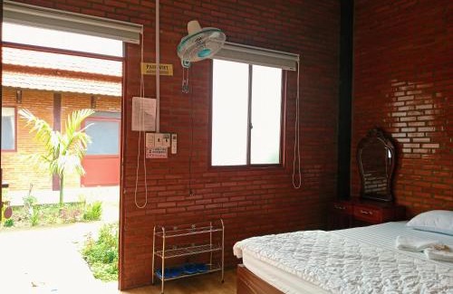 Quan Tom Hotel | HOMESTAY HƯƠNG RỪNG