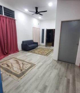 Beserah House | Homestay Hj Romli & Sons Beserah Onlymuslim
