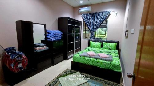 Kuala Berang House | Homestay Kuala Berang Solehah Full Aircond Wifi & Netflix