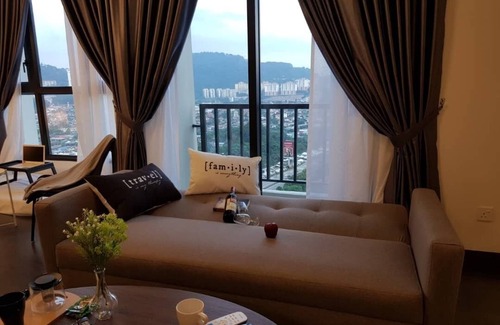 Ampang House | Homestay [Private Cinema] + KLCC viewing
