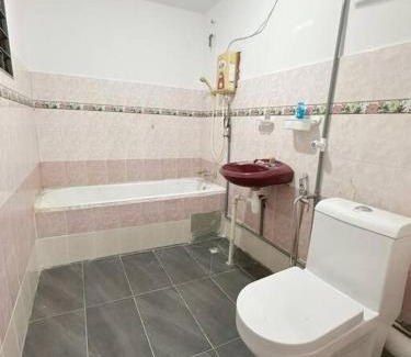 Seri Kembangan House | Homestay Serdang UPM MAEPS MARDI IOI CITY MALL