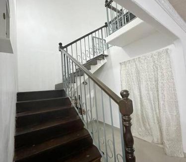 Seri Kembangan House | Homestay Serdang UPM MAEPS MARDI IOI CITY MALL