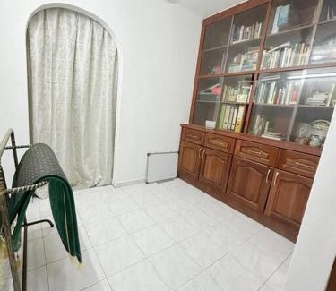 Seri Kembangan House | Homestay Serdang UPM MAEPS MARDI IOI CITY MALL