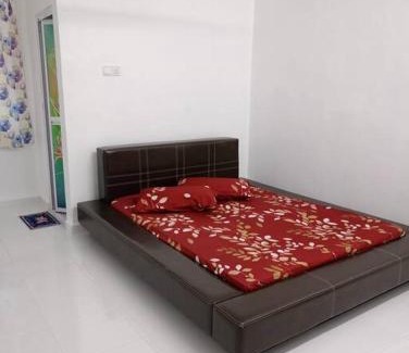 Kampung Bintong House | Homestay Usrati 17J (untuk muslims sahaja)