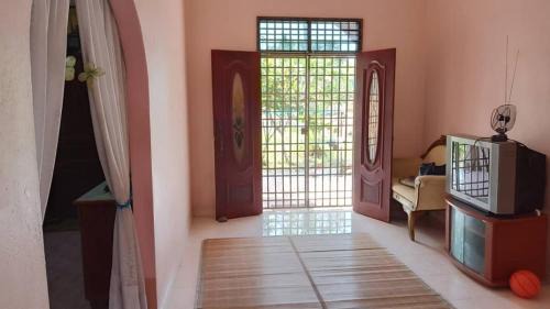 Cherang Ruku House | Homestay Zahra Sri Bayu