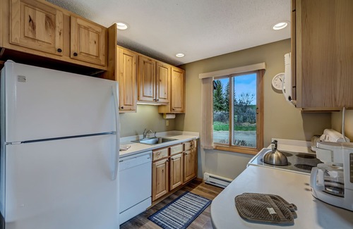 Clark Cabin | Homesteader - Peaceful cabin with beautiful views