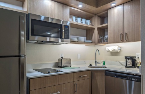 Wheatland Hotel | Homewood Suites by Hilton Oklahoma City Airport