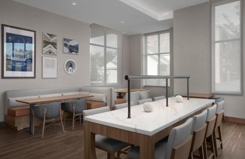 Portsmouth Hotel | Homewood Suites By Hilton Portsmouth Downtown