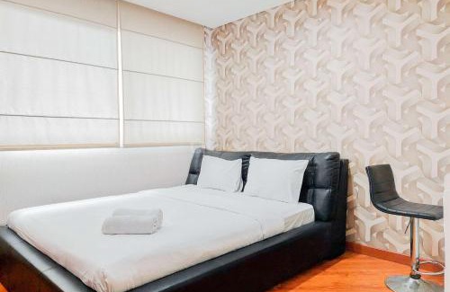 Pinang Apartment | Homey and Modern 1BR at Paddington Heights Apartment By Travelio