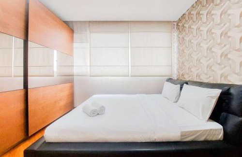 Pinang Apartment | Homey and Modern 1BR at Paddington Heights Apartment By Travelio