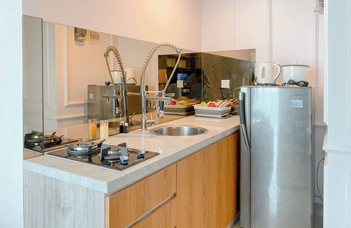 Pekayon Jaya Apartment | Homey and Restful Studio Grand Kamala Lagoon Apartment