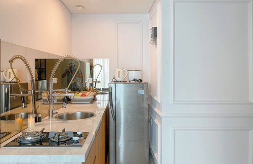 Pekayon Jaya Apartment | Homey and Restful Studio Grand Kamala Lagoon Apartment