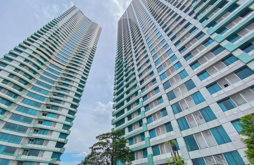 Pekayon Jaya Apartment | Homey and Restful Studio Grand Kamala Lagoon Apartment