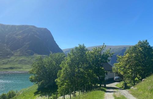 Stadlandet House | Honey bay cottage