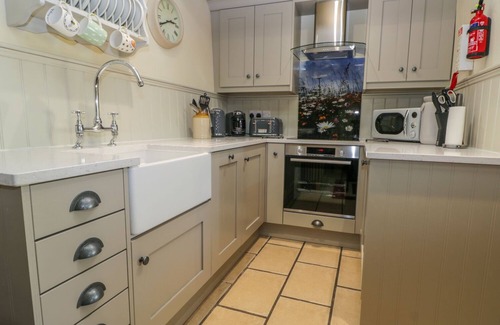 Staintondale Cottage | Honey Bee Cottage