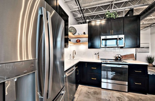 Brazos Condo | HoneyBear Haven- Short Walk To The Silos