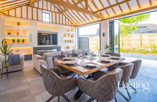 Tring House | Honeybee Barn - Stunning 4-Bed Rural Paradise
