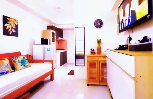 Silang Junction South Condo | HoneyLove 1 BR *free Pool, Parking *View-Deck