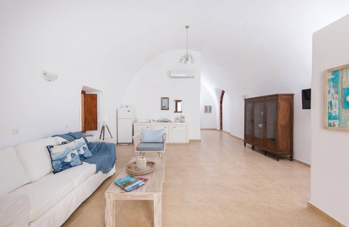 Pyrgos Apartment | Honeymoon Luxury Apartment