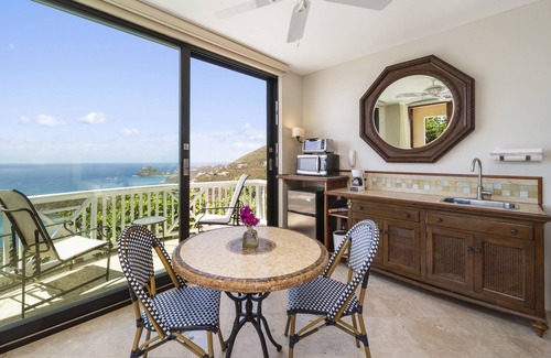 Fish Bay Apartment | Honeymoon/Romantic Private Suite with Ocean View & Pool; Over 150 5 Star Reviews