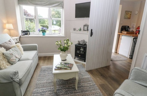 Sibford Gower Cottage | Honeysuckle Cottage