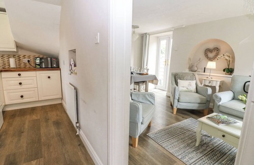 Sibford Gower Cottage | Honeysuckle Cottage