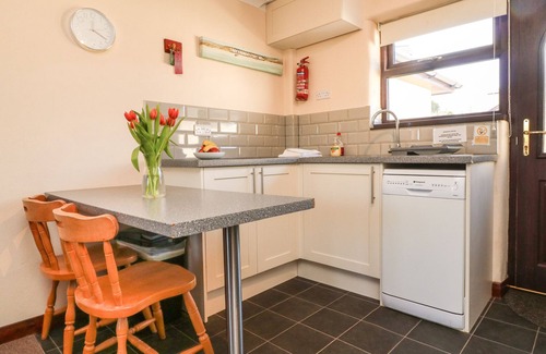 Bude Cottage | HONEYSUCKLE COTTAGE, pet friendly, with pool in Bude