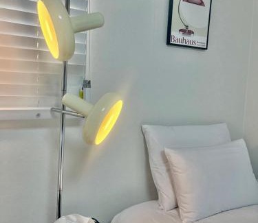 Sinchon-dong Apartment | Hongdae station 5min Full option