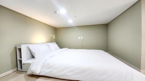 Sinchon-dong Apartment | Hongik University Sinchon Seoul Sirince