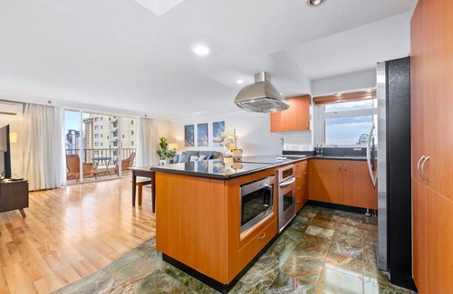 Waikiki Apartment | Honu Hale Waikiki: 2BDR Spacious Panoramic View